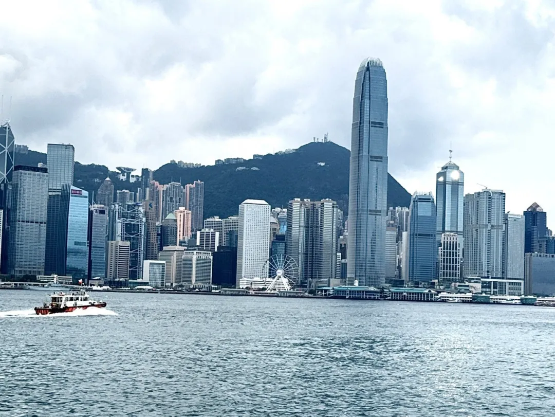 香港2日游星光大道维多利亚港K11庆大厦天星小轮中环摩天轮富豪雪糕太平山旺角上集